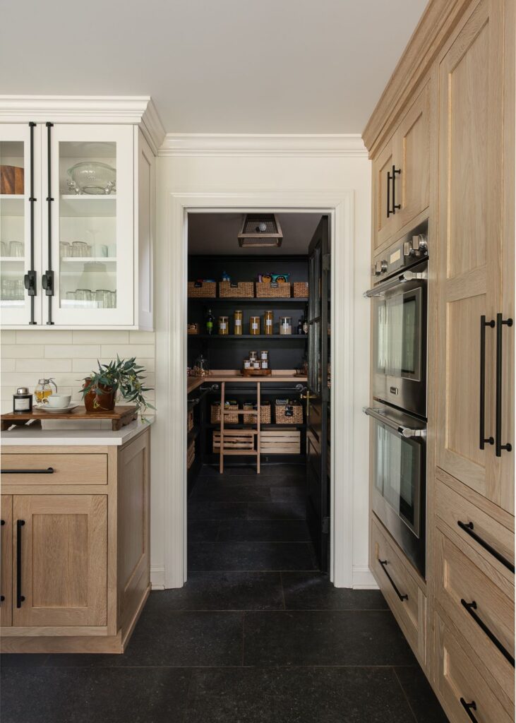 Curating the Perfect Pantry: A Study in Elegance and Practicality